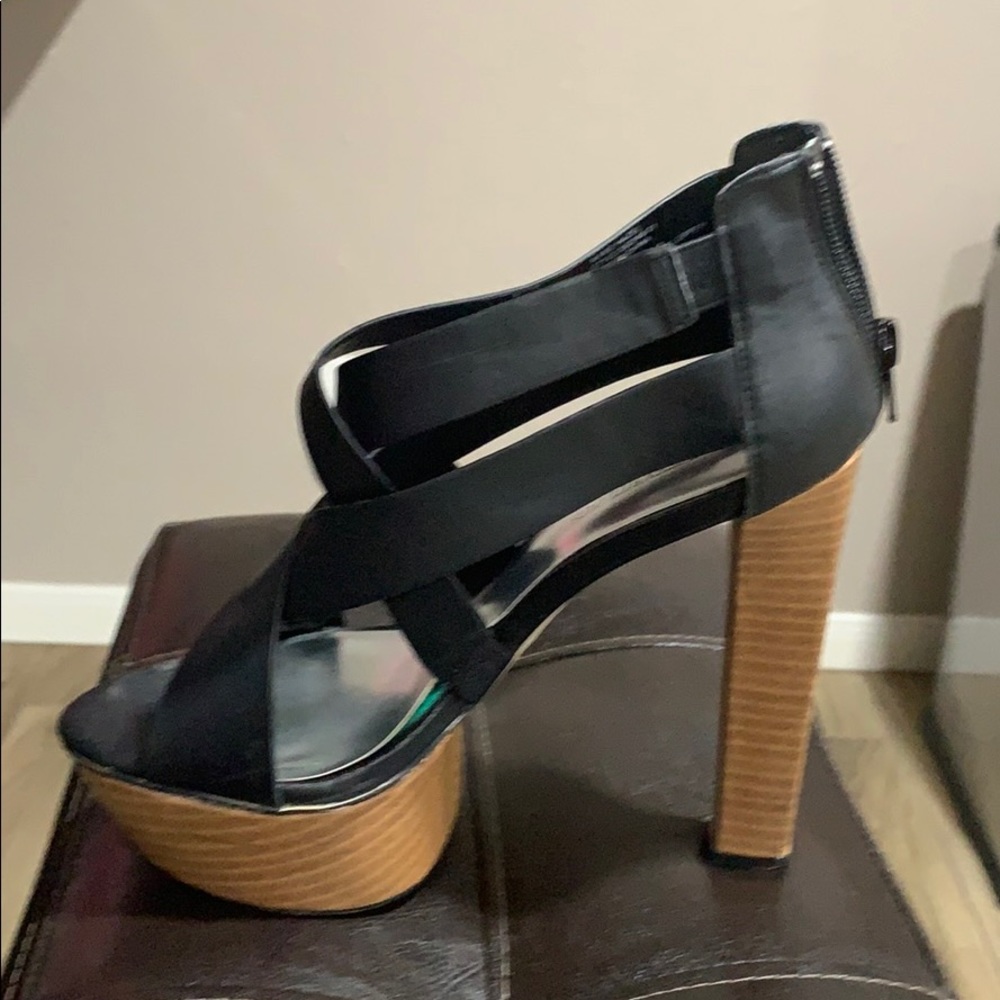 Heels - Picture 2 of 2